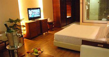 The Victoria Grand Hotel & Spa Касаули Екстериор снимка