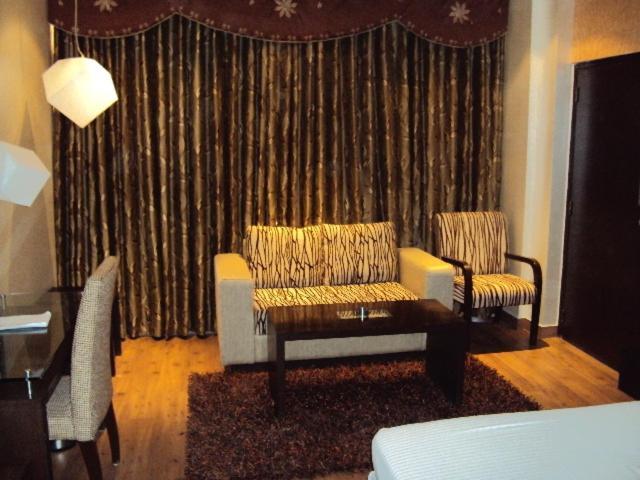The Victoria Grand Hotel & Spa Касаули Екстериор снимка