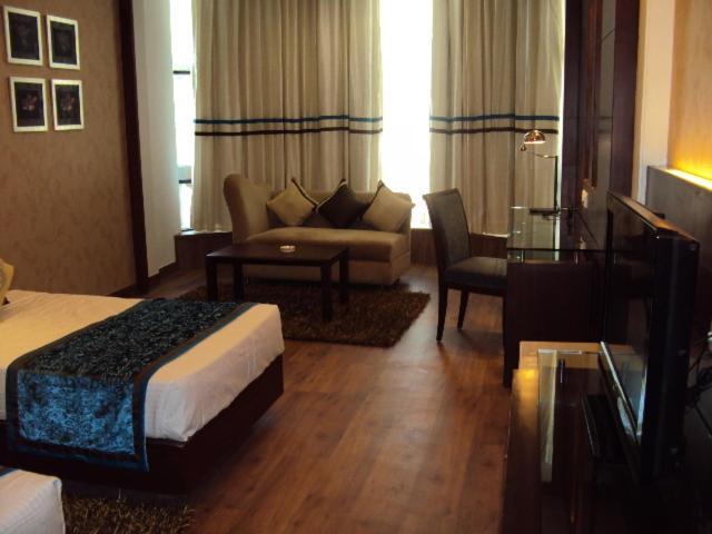 The Victoria Grand Hotel & Spa Касаули Екстериор снимка